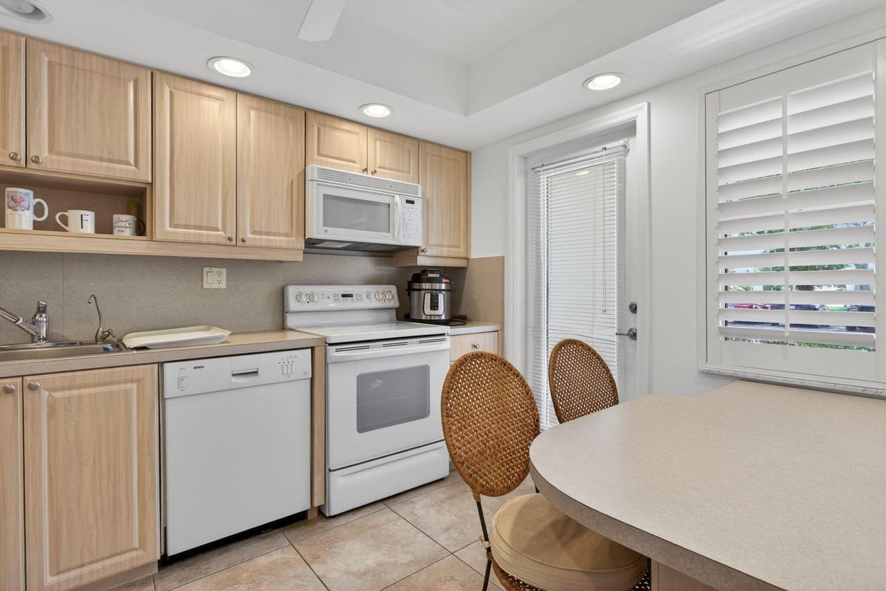 3150 Ne 48th Ct #104 - Photo 5 of 36