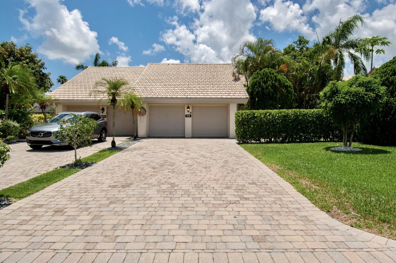 9708 Erica Ct - Photo 2 of 50