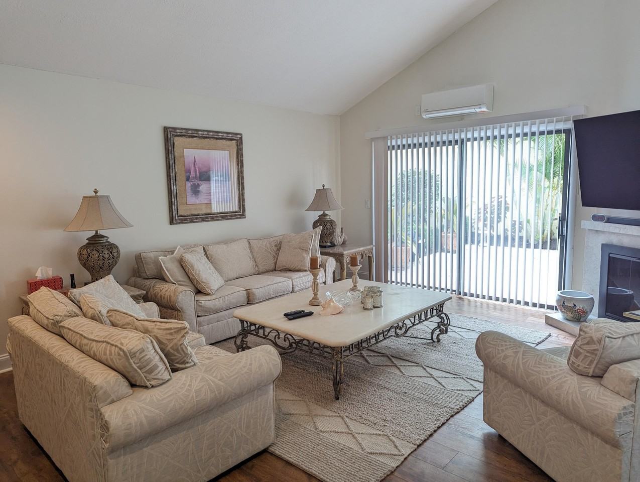 17042 Traverse Cir - Photo 3 of 30