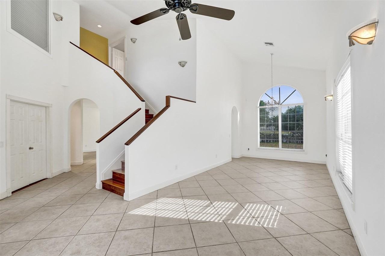 10902 Tamoron Ln - Photo 7 of 50