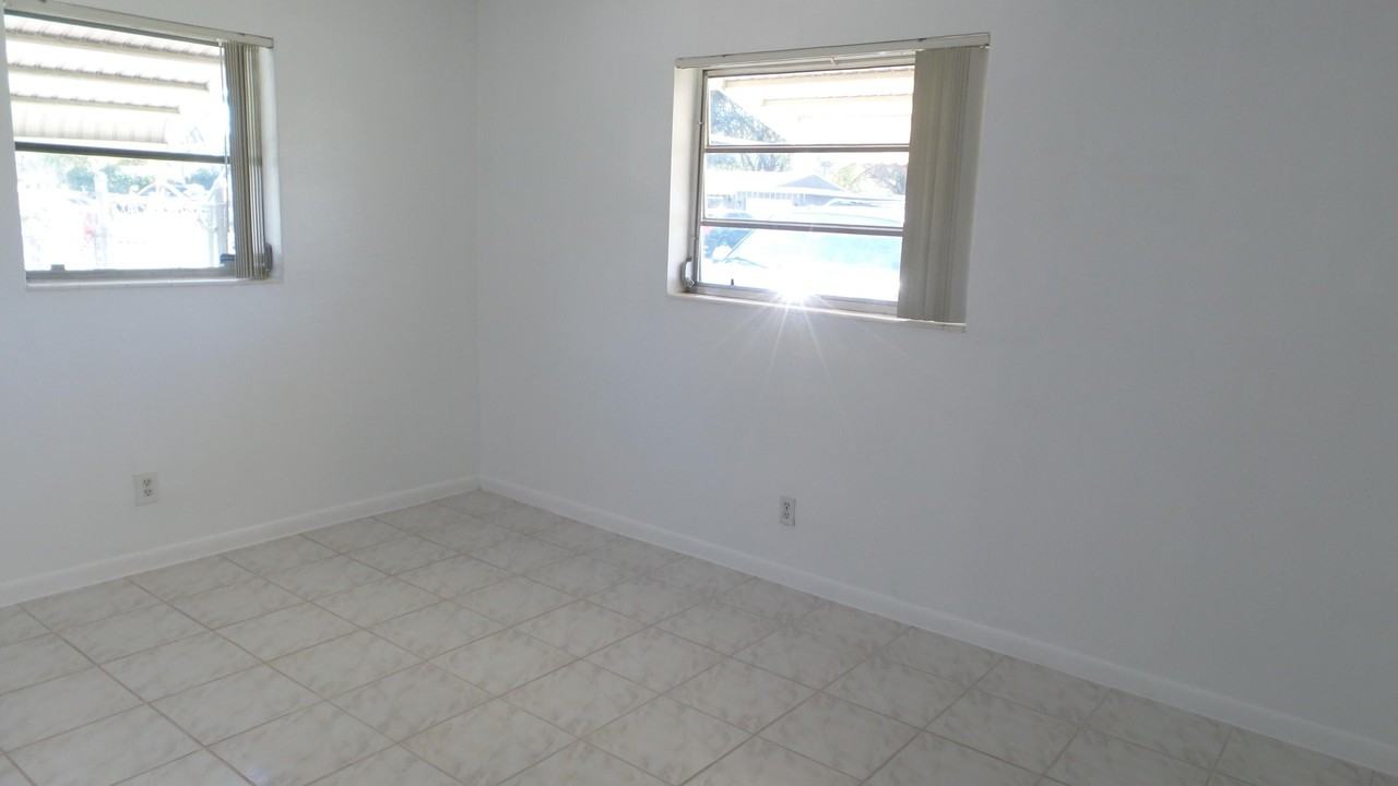 9459 Sw 51st Ct - Photo 5 of 24