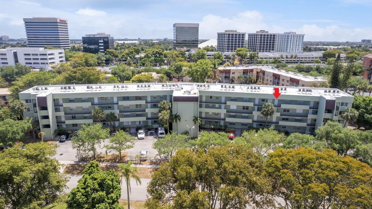 1638 Embassy Dr #410