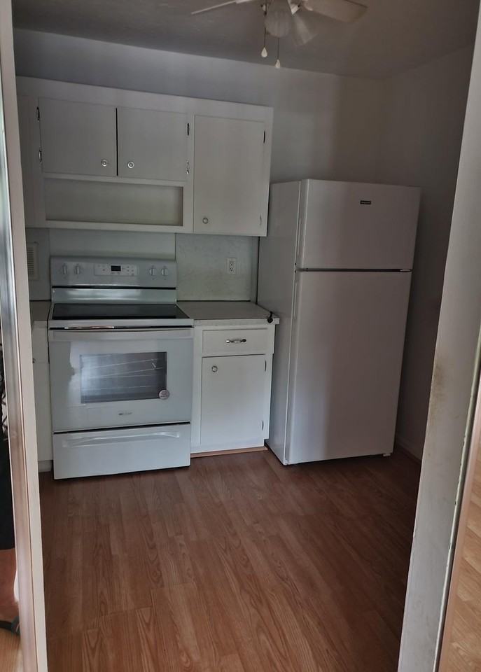 110 Stratford N - Photo 7 of 18