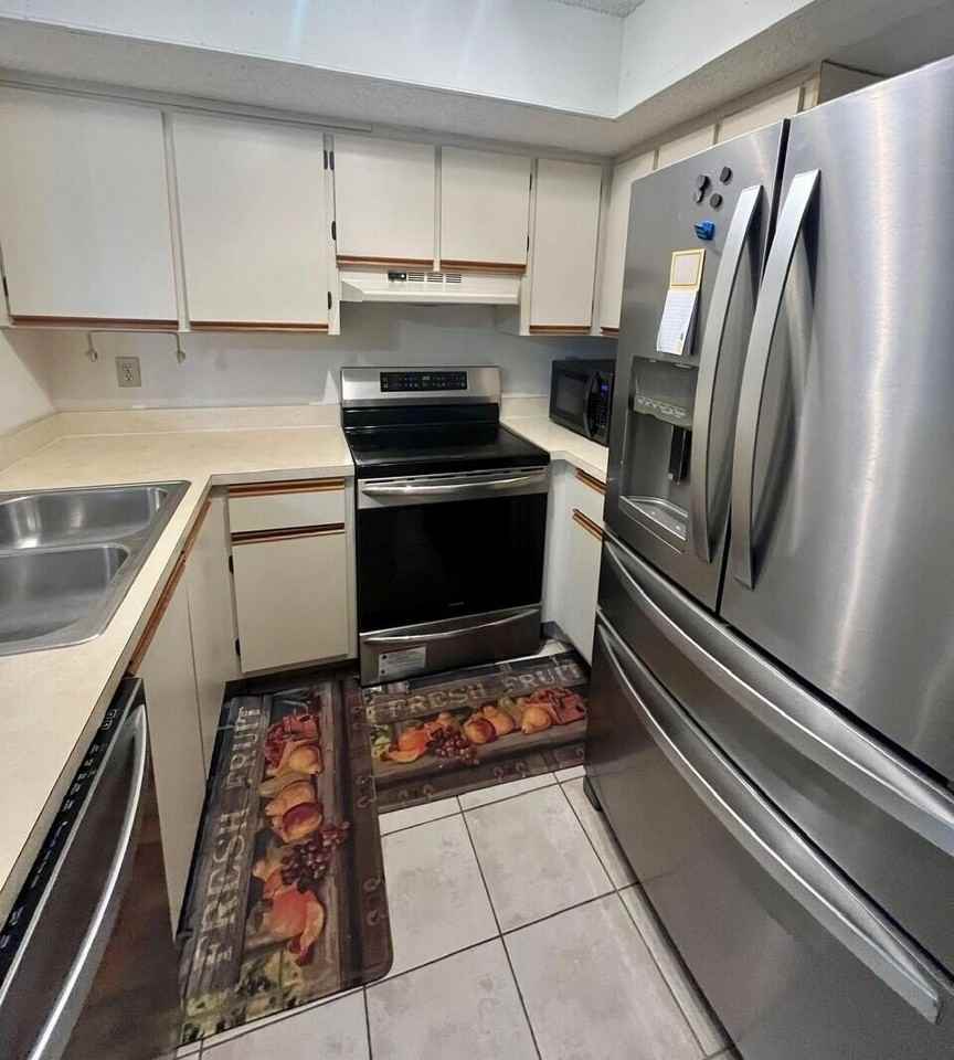 1537 Se Royal Green Cir #E204 - Photo 5 of 19
