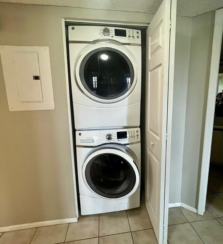 1537 Se Royal Green Cir #E204 - Photo 6 of 19