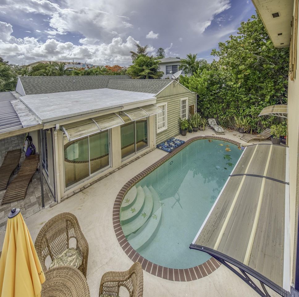 216 S Ocean Breeze