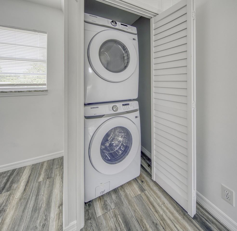 216 S Ocean Breeze - Photo 5 of 15
