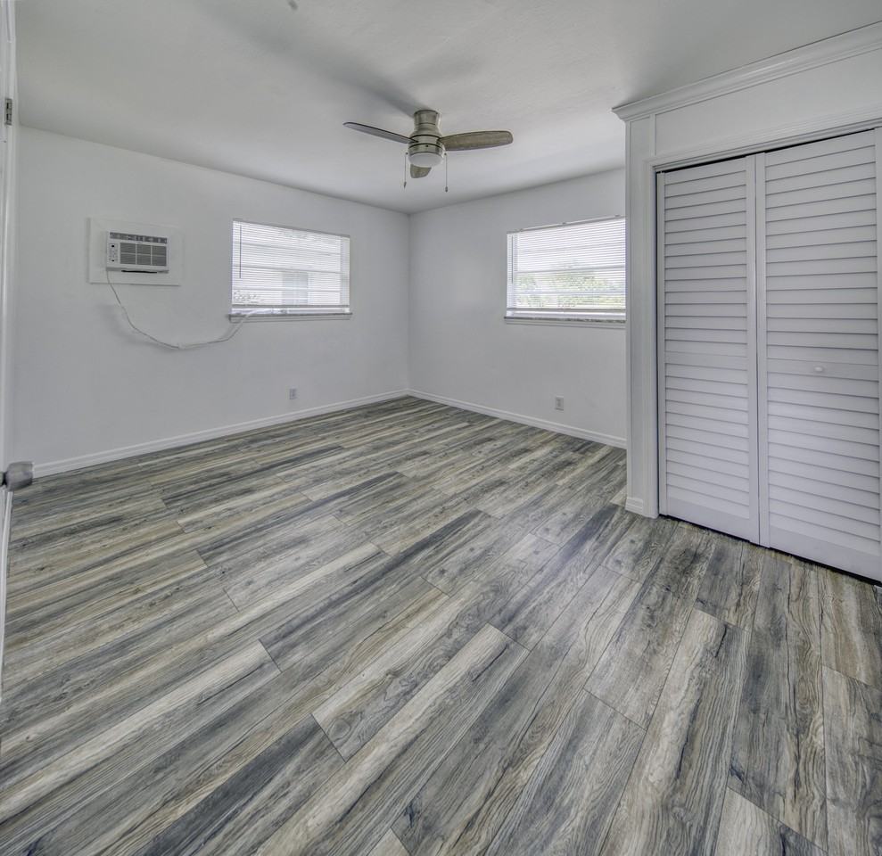 216 S Ocean Breeze - Photo 7 of 15
