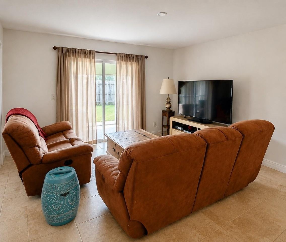 12497 Guilford Way - Photo 3 of 6