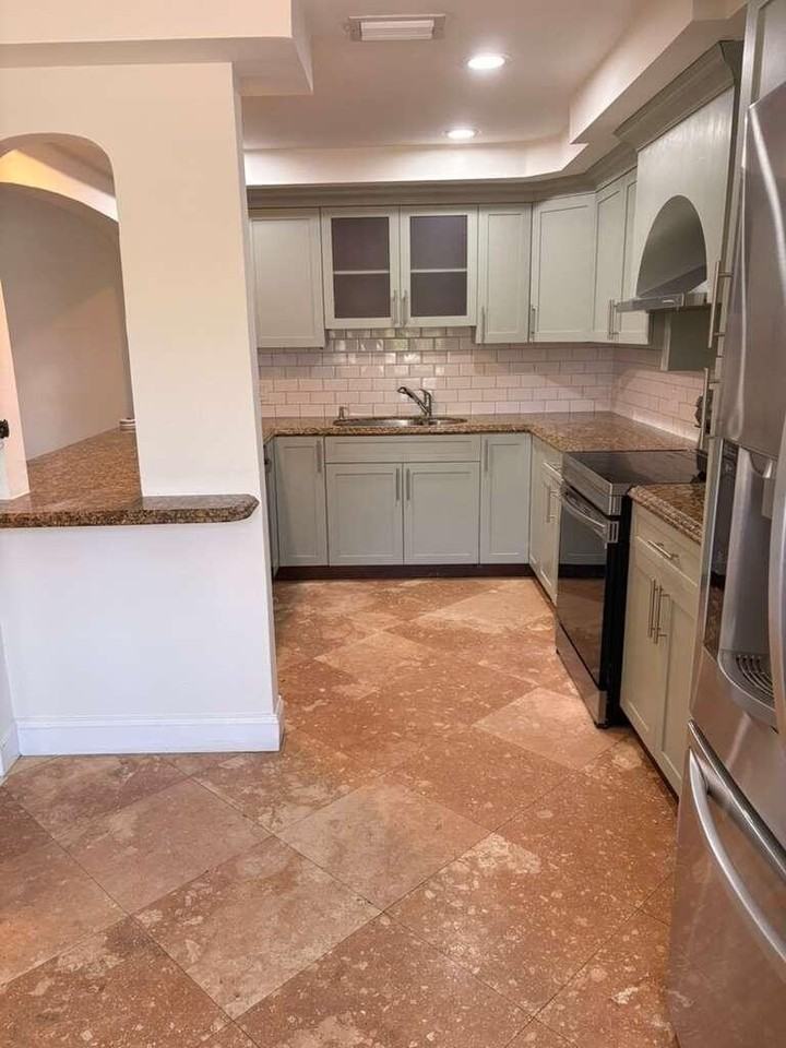 733 Ne 18th Ave - Photo 6 of 50