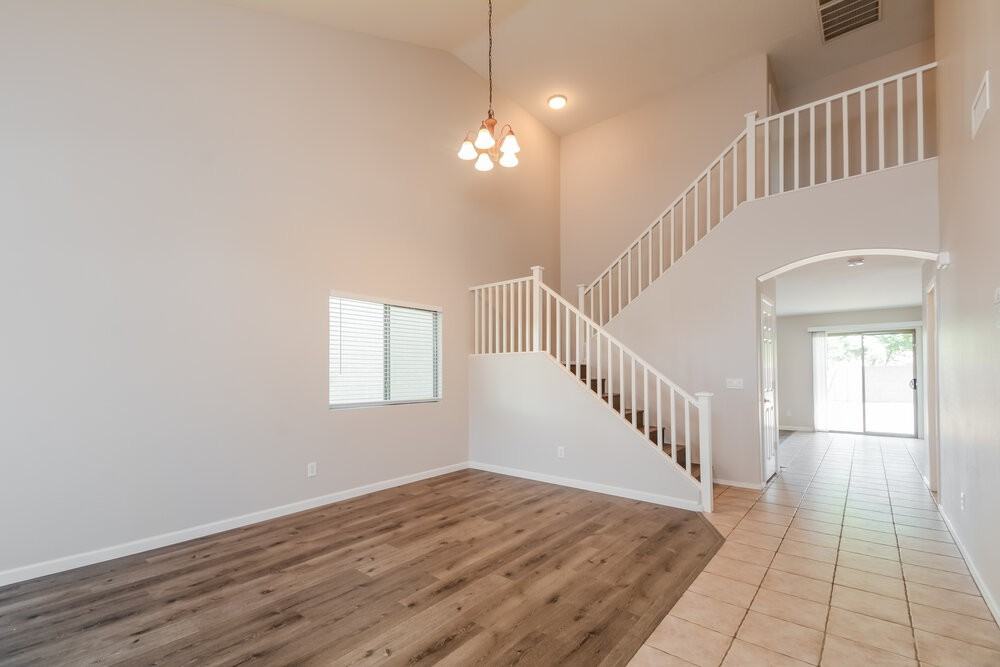 3202 S Justin Dr - Photo 4 of 17