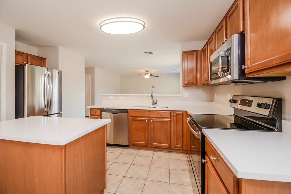 3202 S Justin Dr - Photo 6 of 17