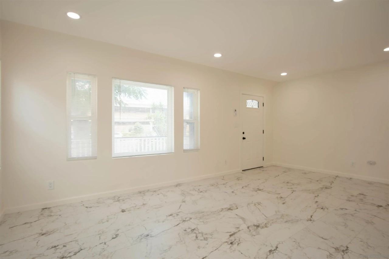 4563 Rainier Ave - Photo 4 of 23