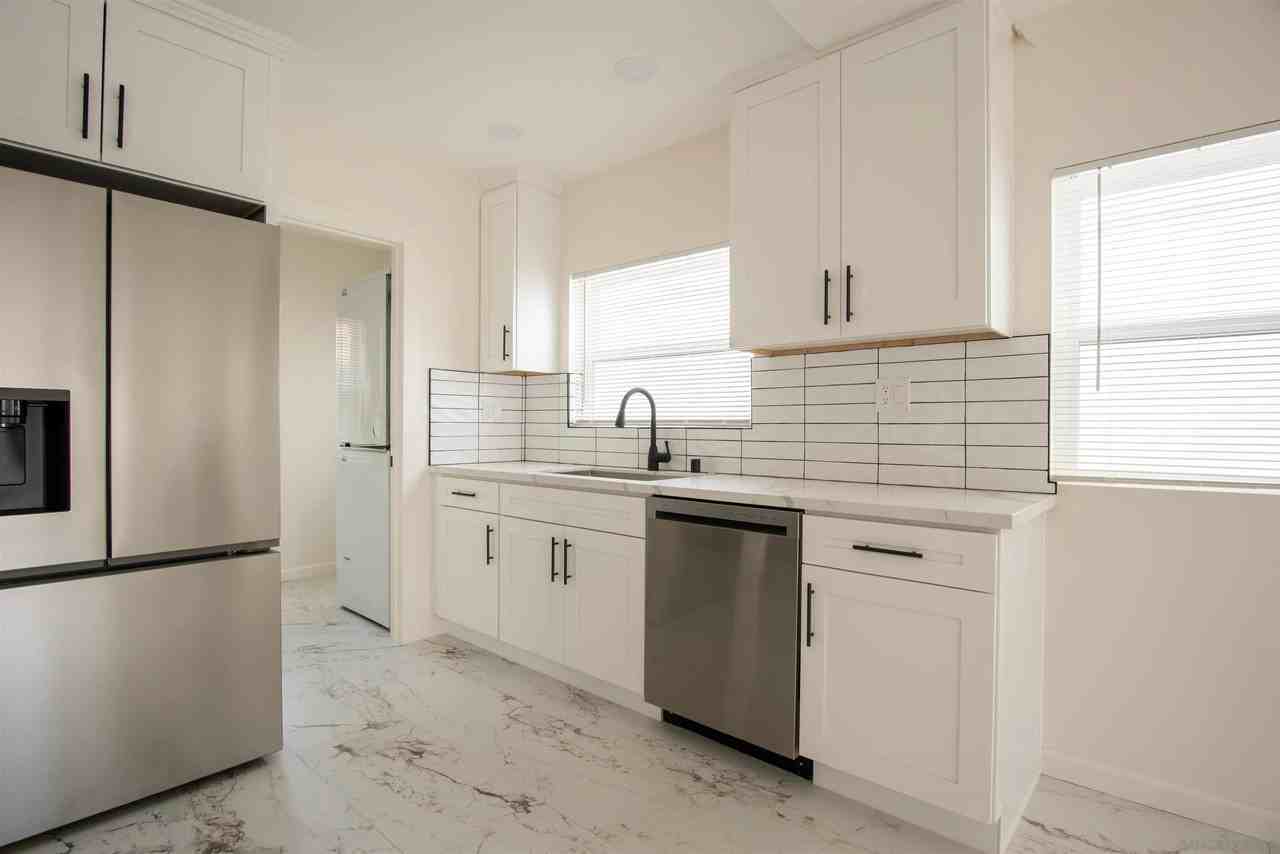 6352 Holabird St - Photo 5 of 19