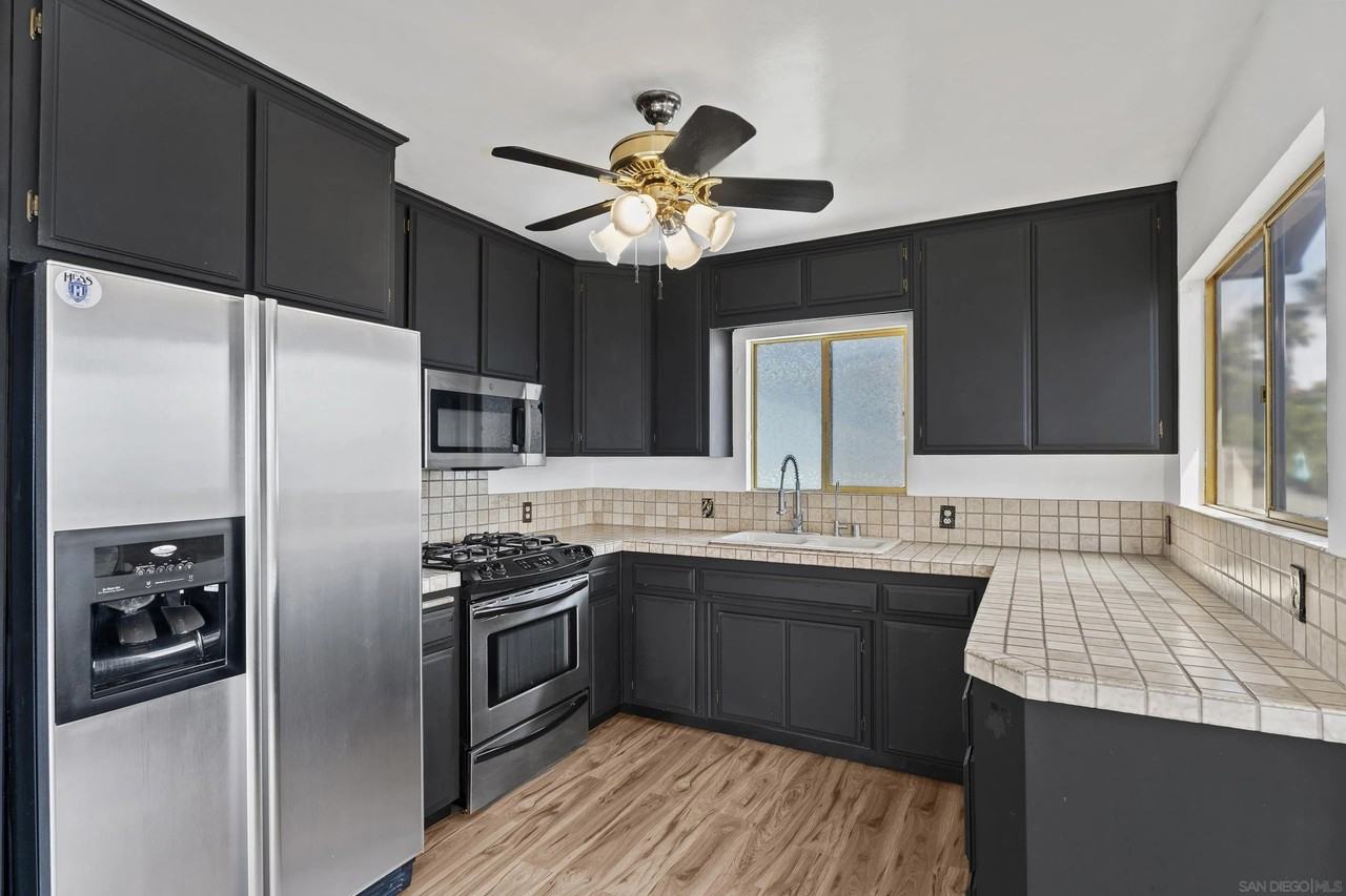 4560 Orchard Ave - Photo 5 of 35