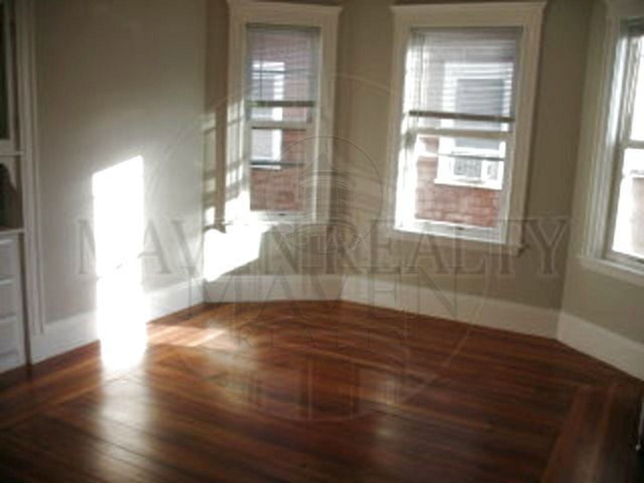 56 Bristol Rd #1DUPE - Photo 4 of 6