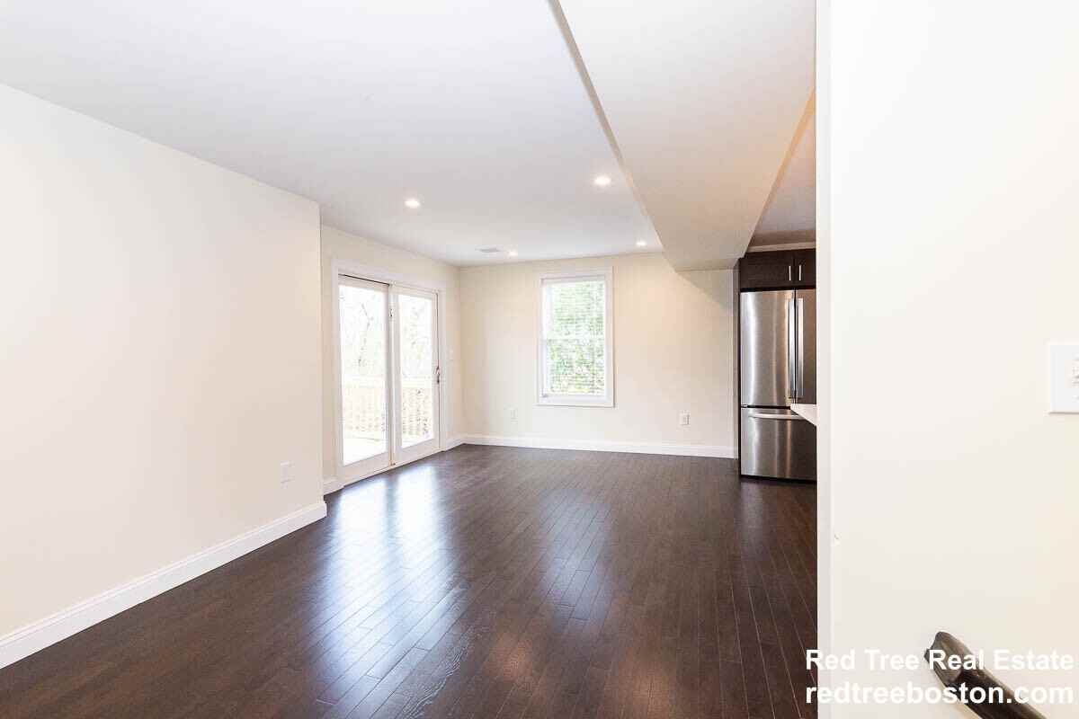 57 Catherine St #2 - Photo 3 of 24