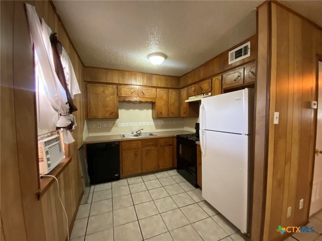 607 N 20th St #204 - Photo 4 of 8