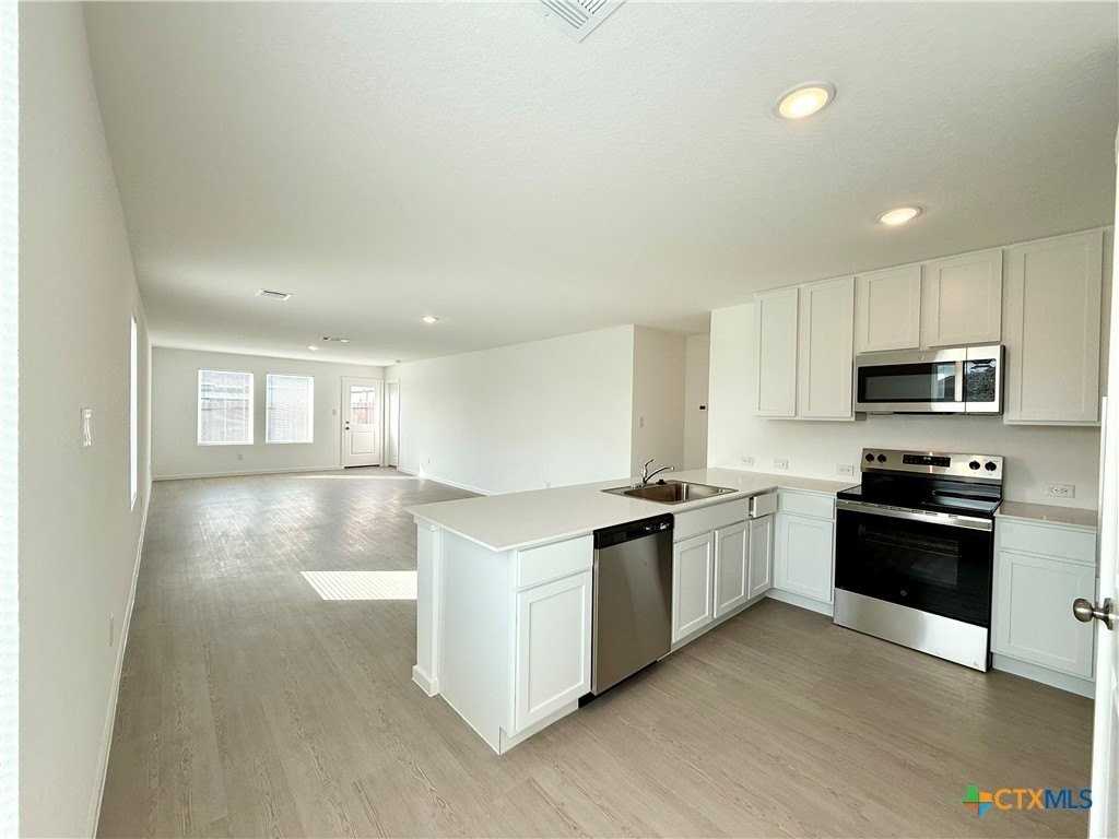 311 Moscato Rd - Photo 3 of 38