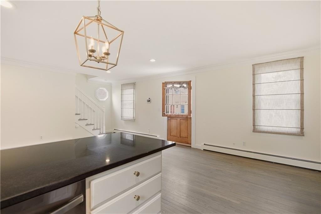 51 Callender Ave - Photo 6 of 38