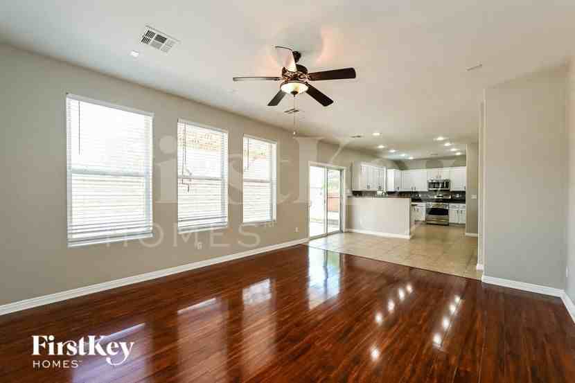 7178 Picton Ave - Photo 3 of 15