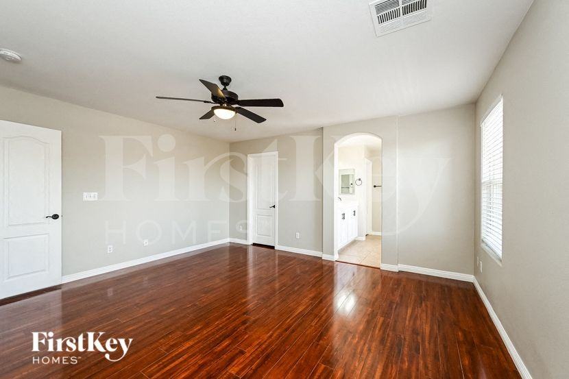 7178 Picton Ave - Photo 7 of 15