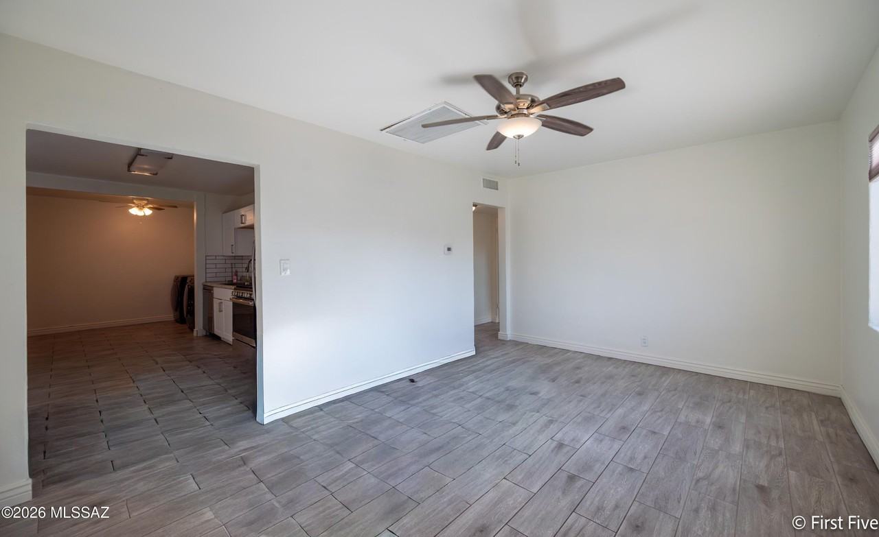 2011 S Kelvin Stra - Photo 4 of 20