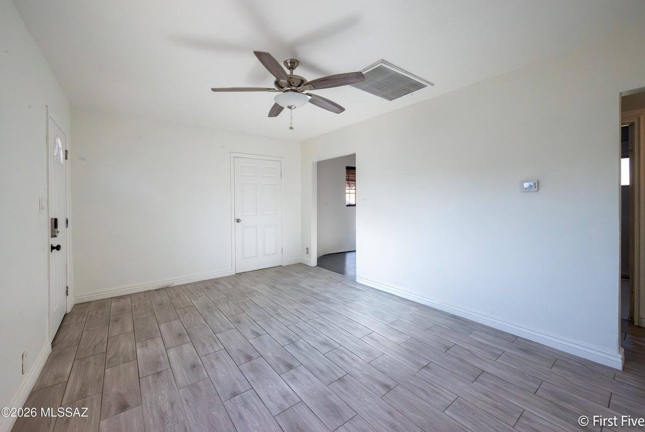 2011 S Kelvin Stra - Photo 5 of 20