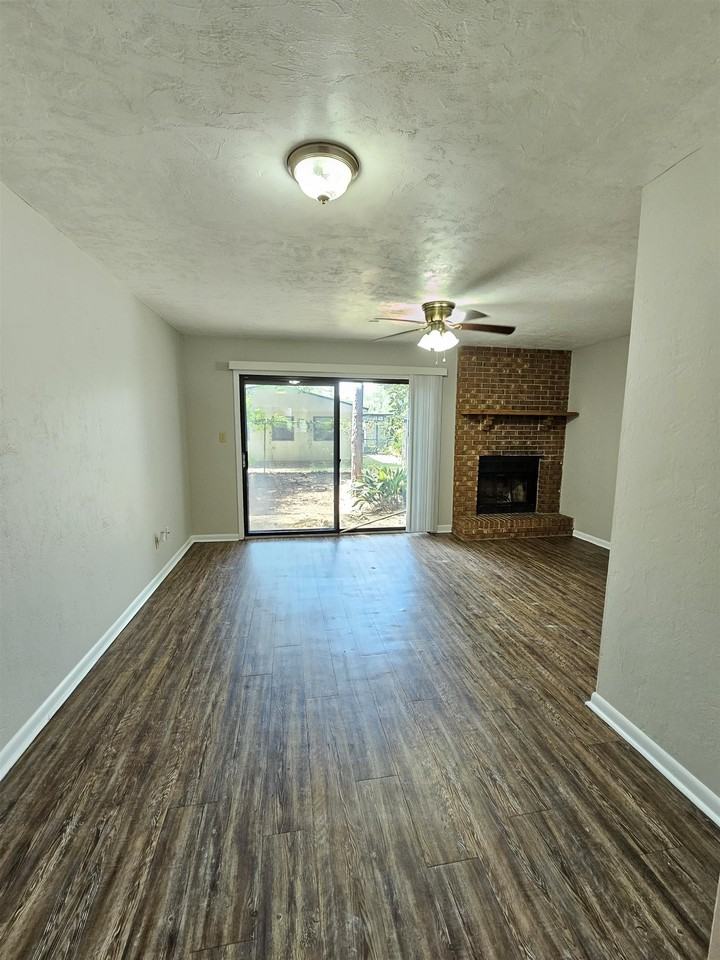 198 Locke St #B - Photo 6 of 18