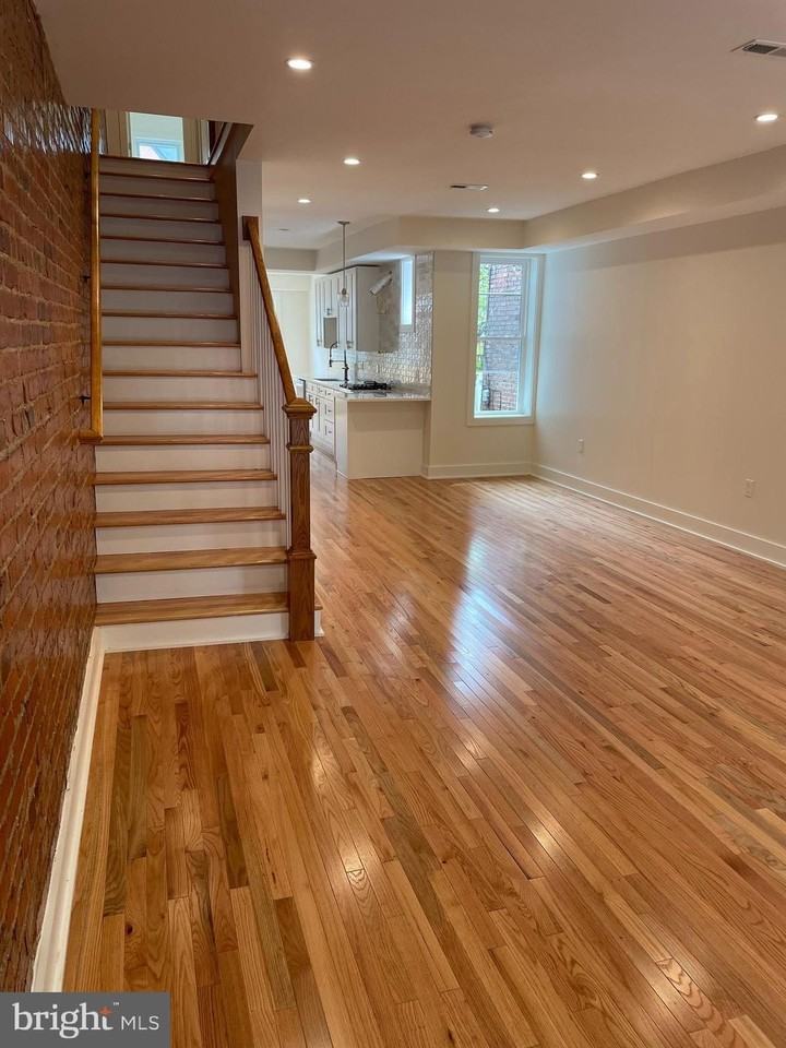 415 11th St Ne - Photo 2 of 7