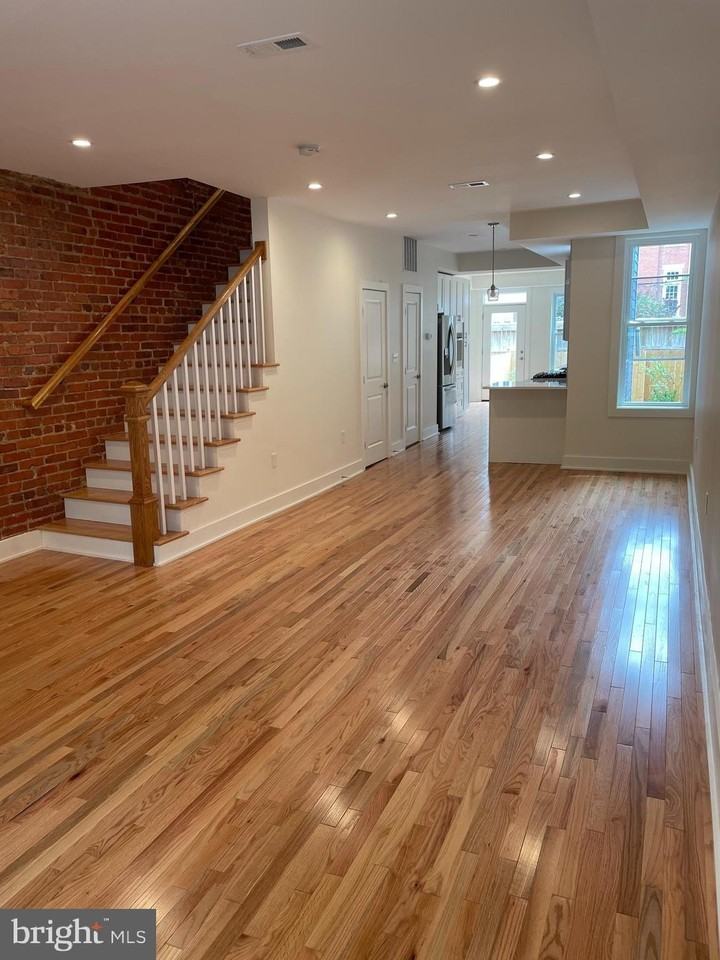 415 11th St Ne - Photo 3 of 7