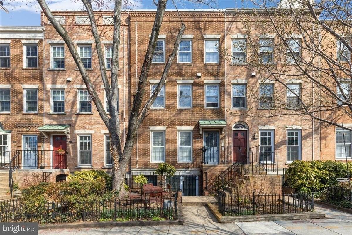 1949 Calvert St Nw #E - Photo 2 of 29
