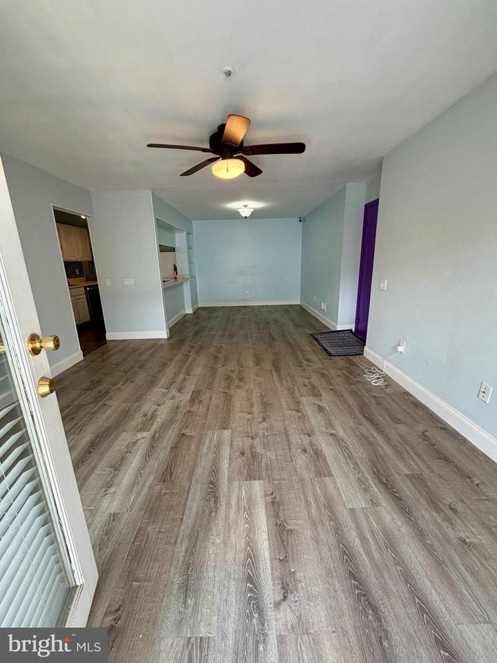 401 Waters Edge Dr - Photo 5 of 34