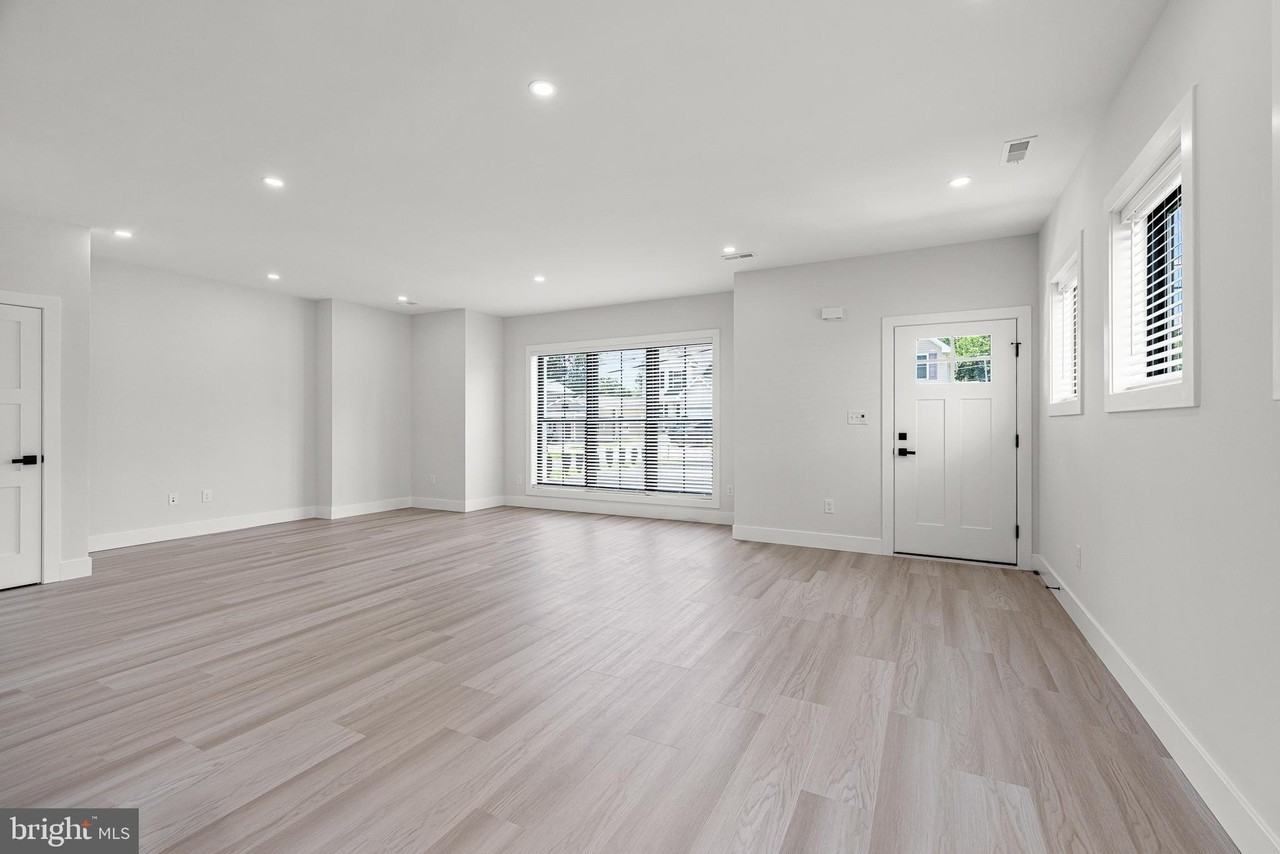 13 Arbutus Ave #1 - Photo 6 of 30
