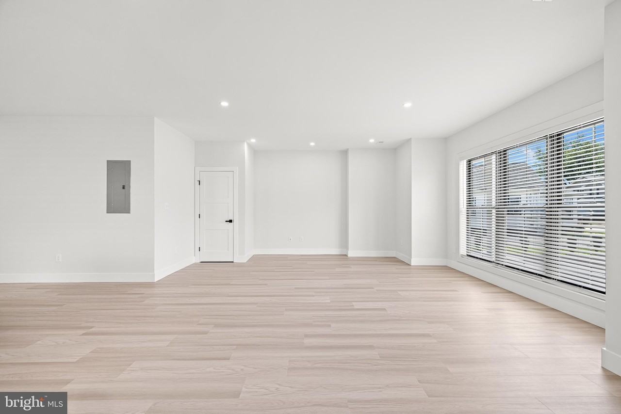 13 Arbutus Ave #1 - Photo 7 of 30