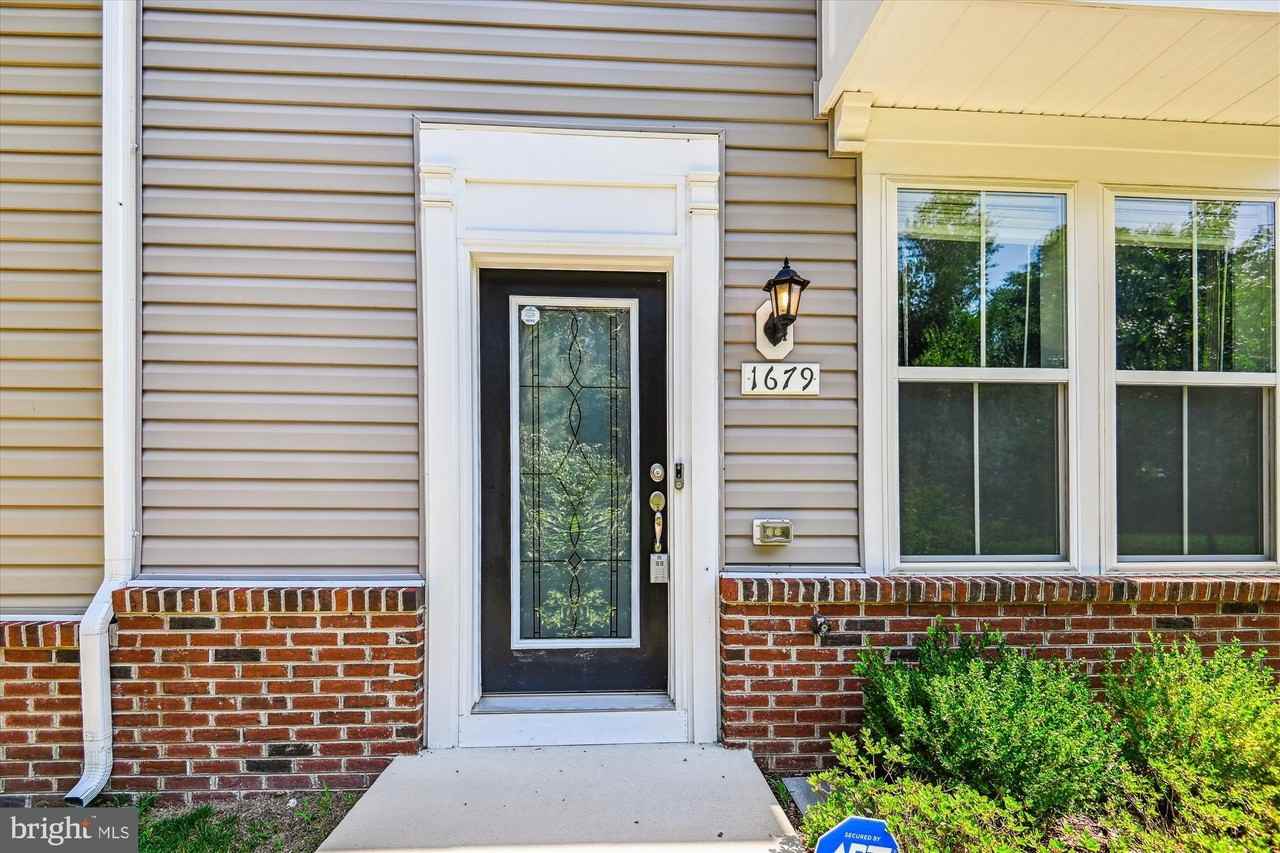 1679 Signalman Ct - Photo 3 of 43