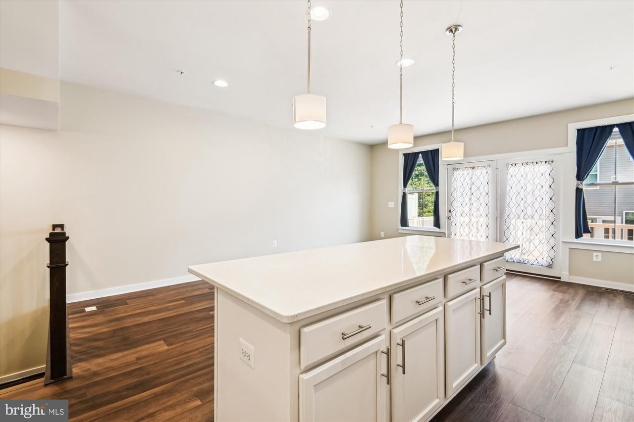 1679 Signalman Ct - Photo 6 of 43