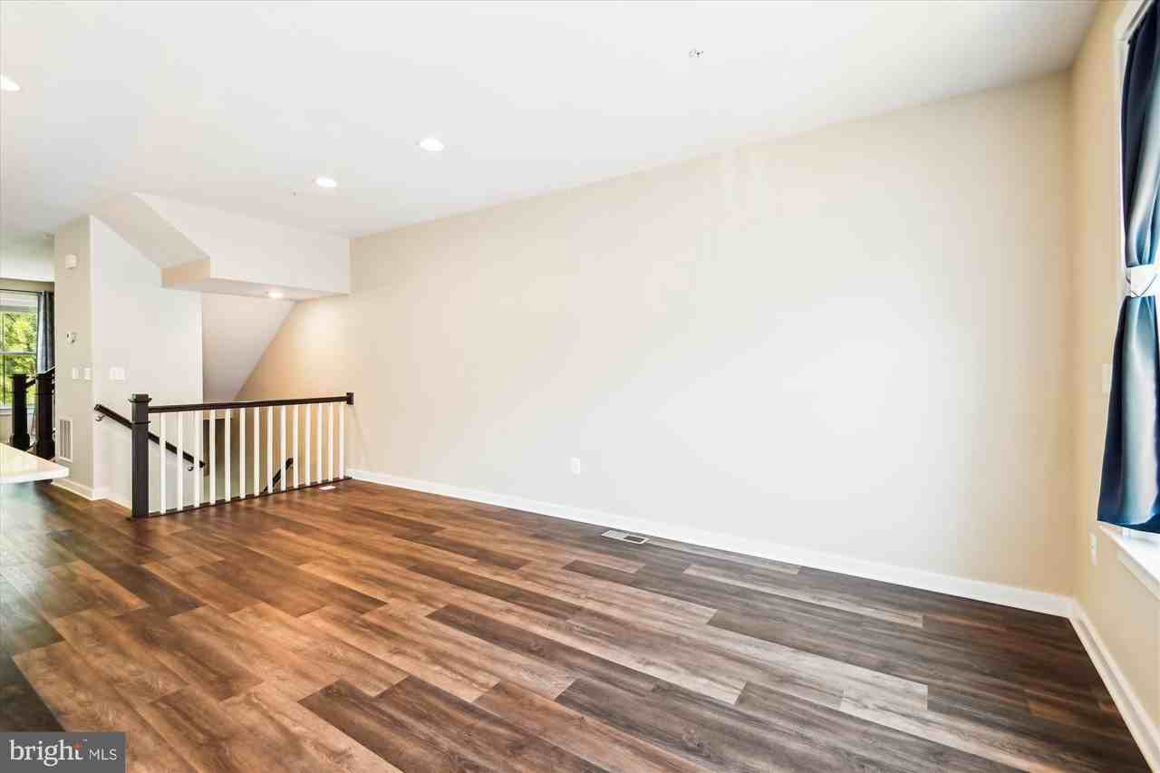1679 Signalman Ct - Photo 7 of 43