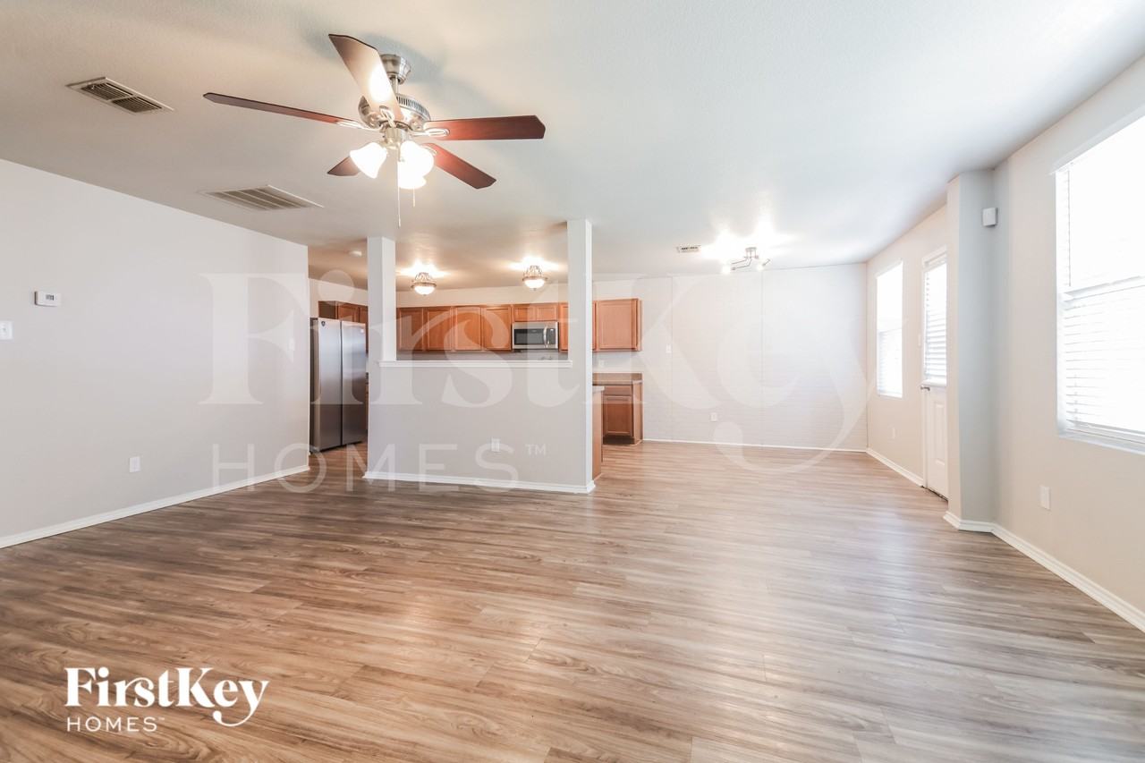 11036 Rankin Dr - Photo 4 of 20