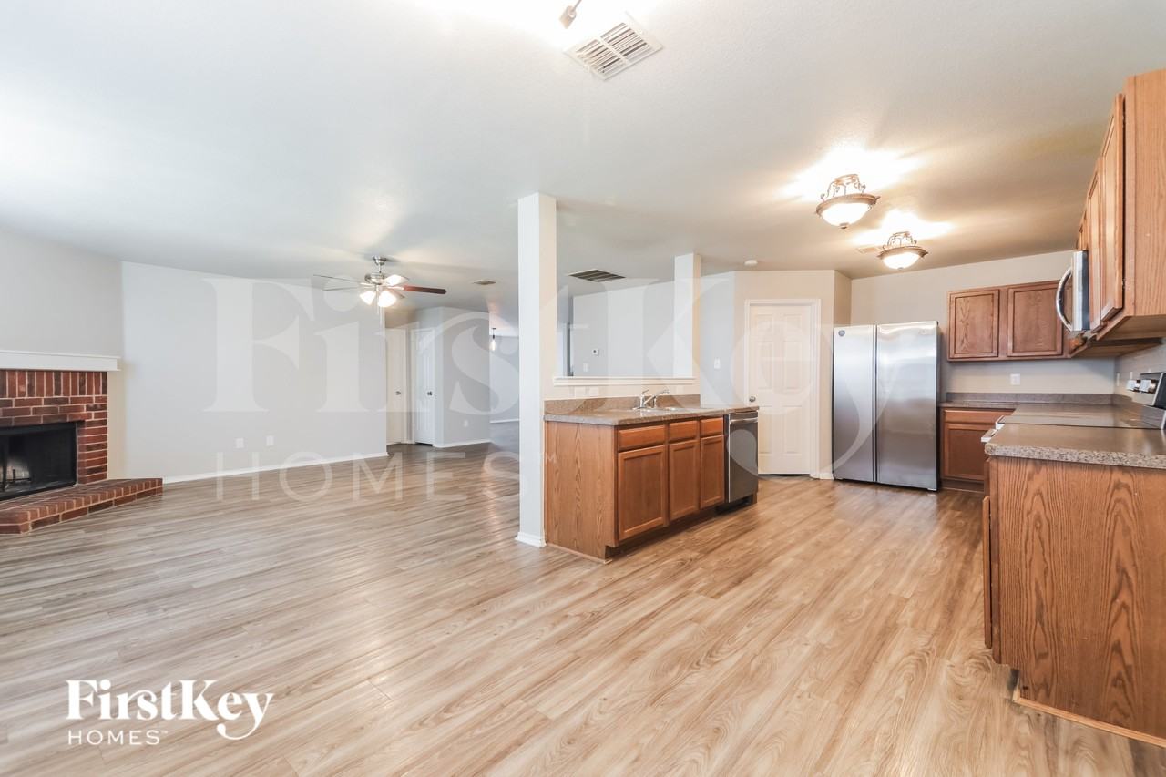 11036 Rankin Dr - Photo 6 of 20