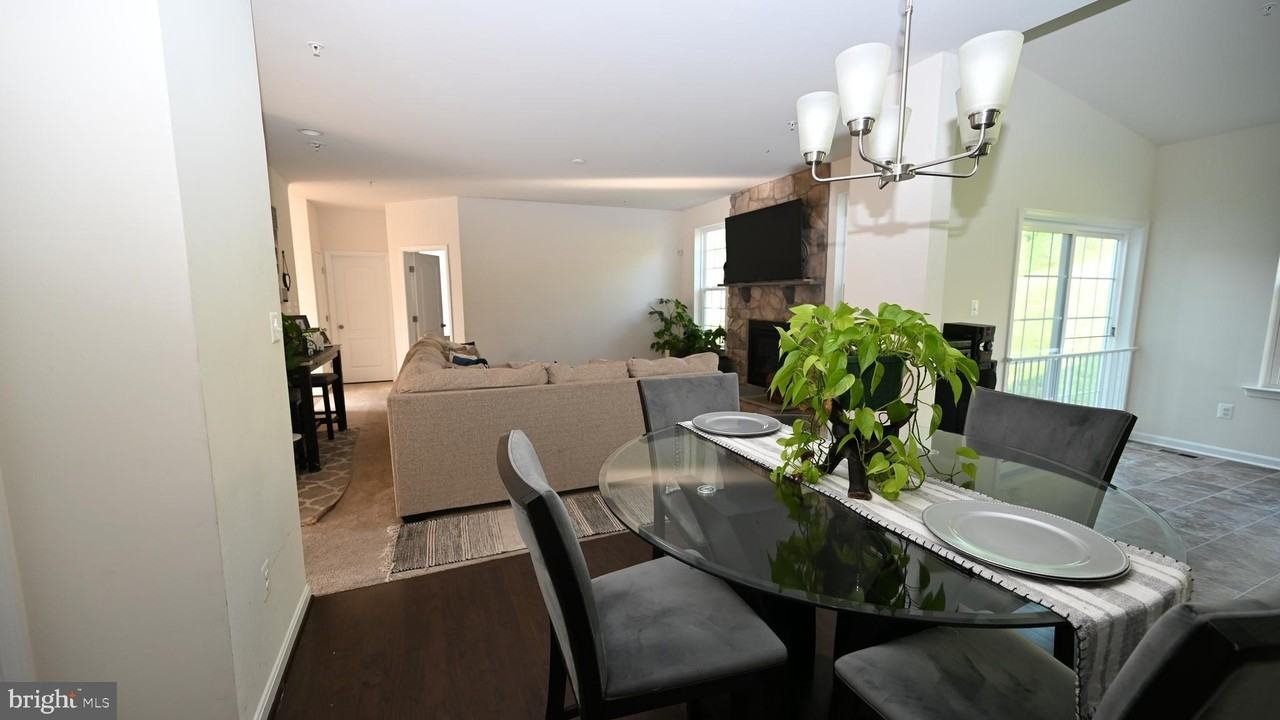 2978 Knight Ct - Photo 7 of 35