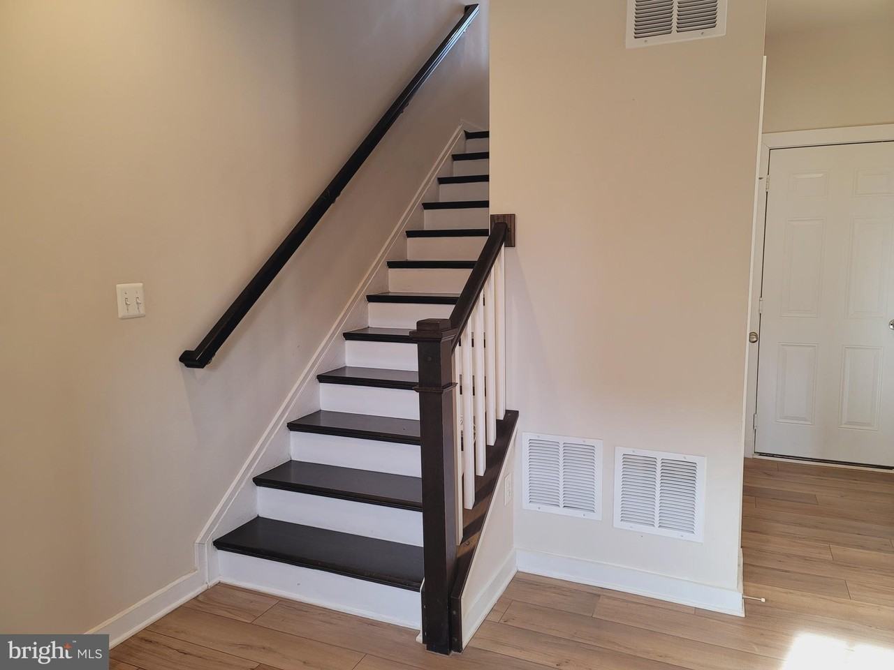 9001 Shady Pines Dr - Photo 6 of 29