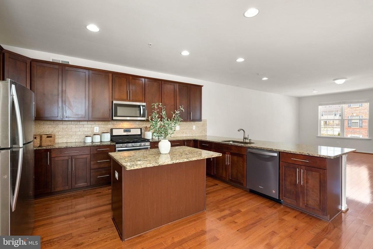 7769 Dagny Way - Photo 5 of 43