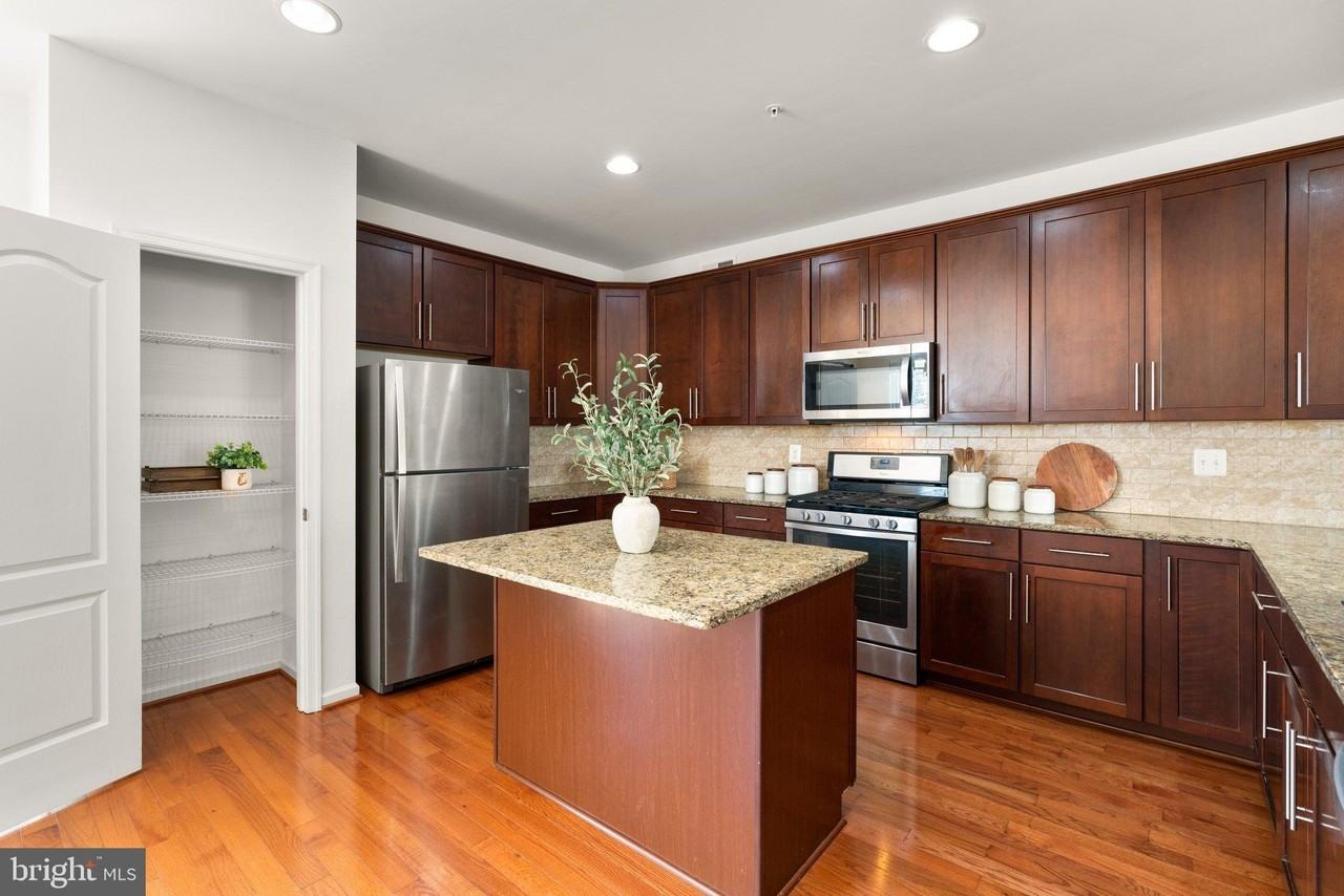 7769 Dagny Way - Photo 6 of 43