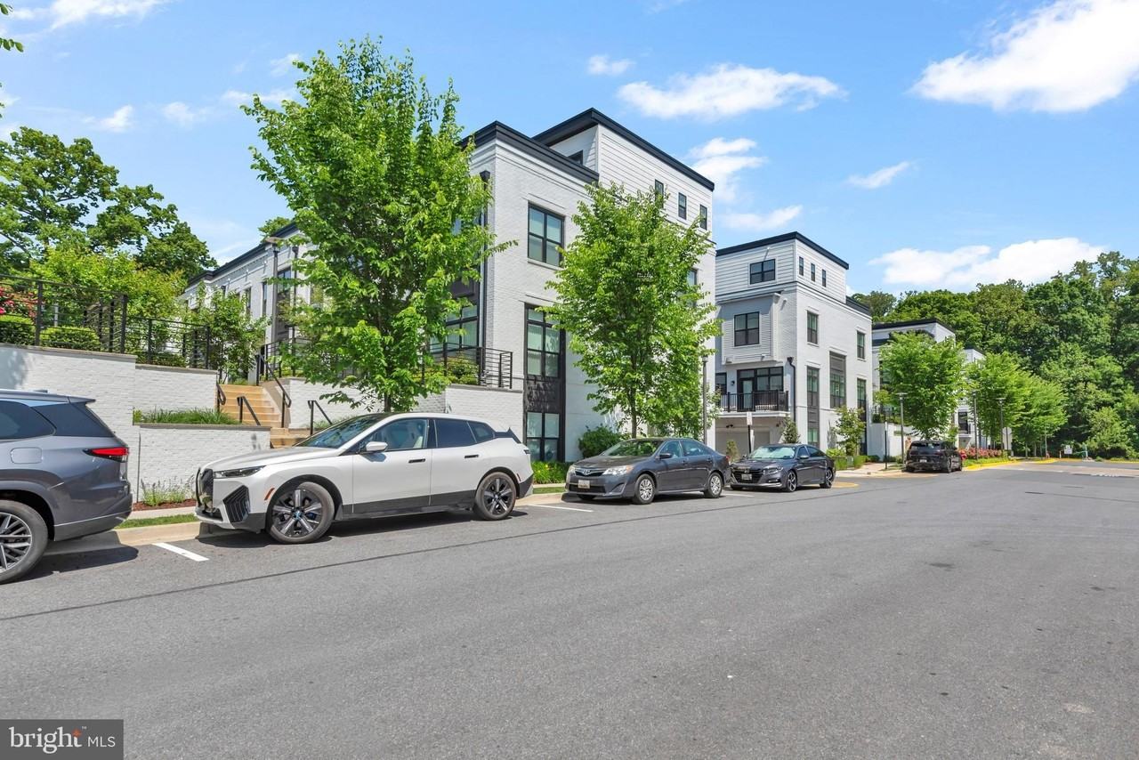 11366 Emerald Park Rd - Photo 2 of 50