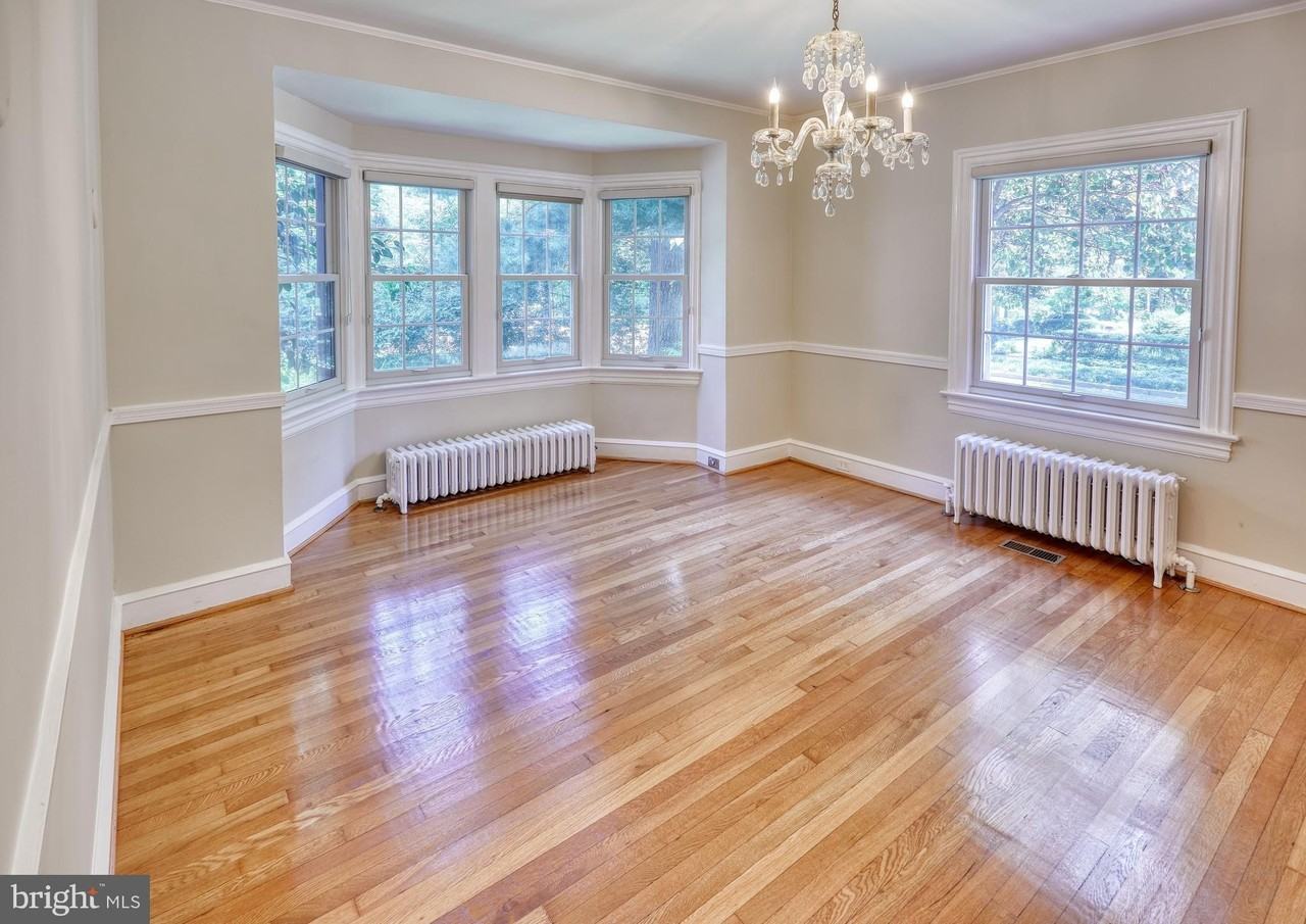 6912 Oakridge Ave - Photo 3 of 21