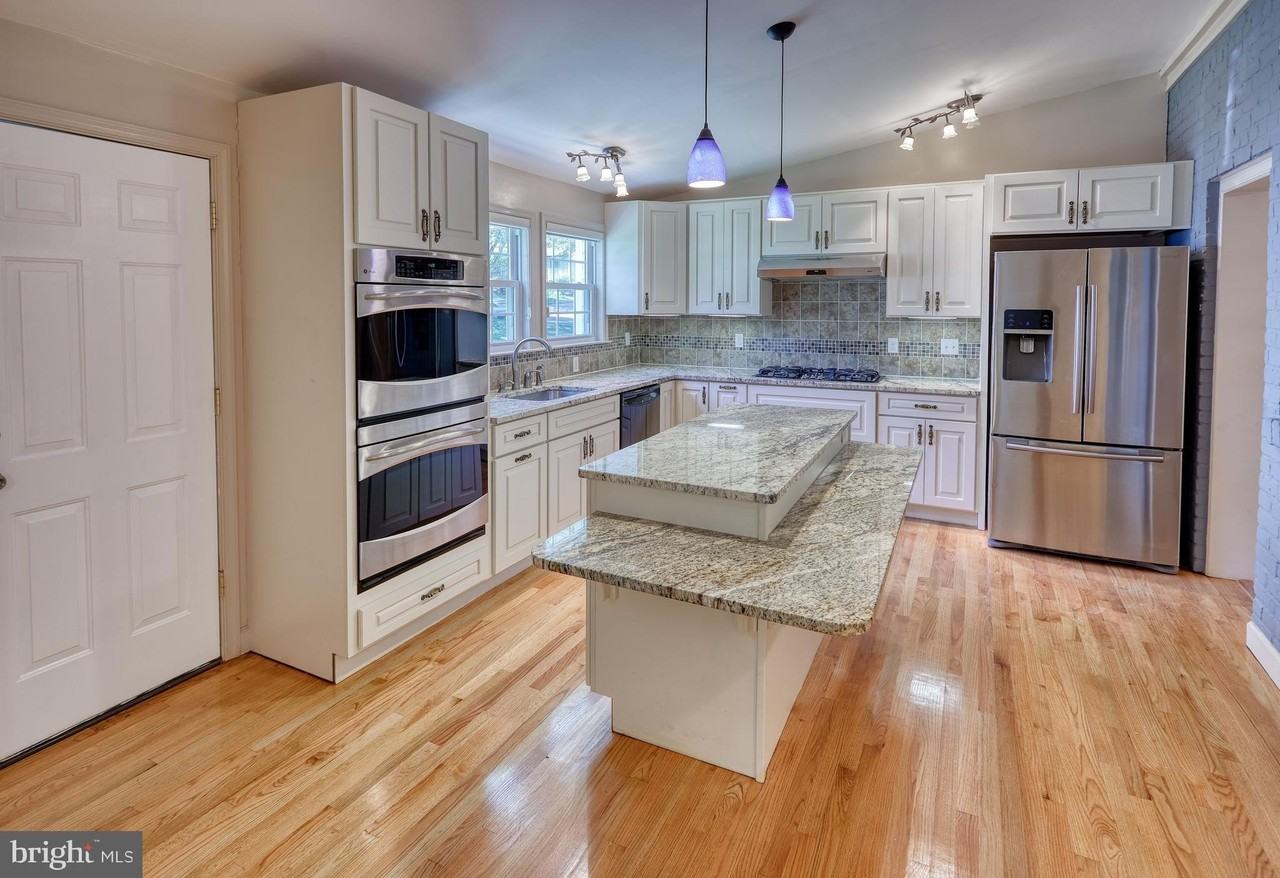 6912 Oakridge Ave - Photo 4 of 21