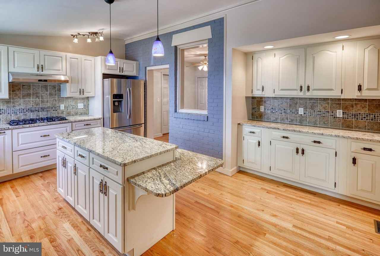 6912 Oakridge Ave - Photo 5 of 21