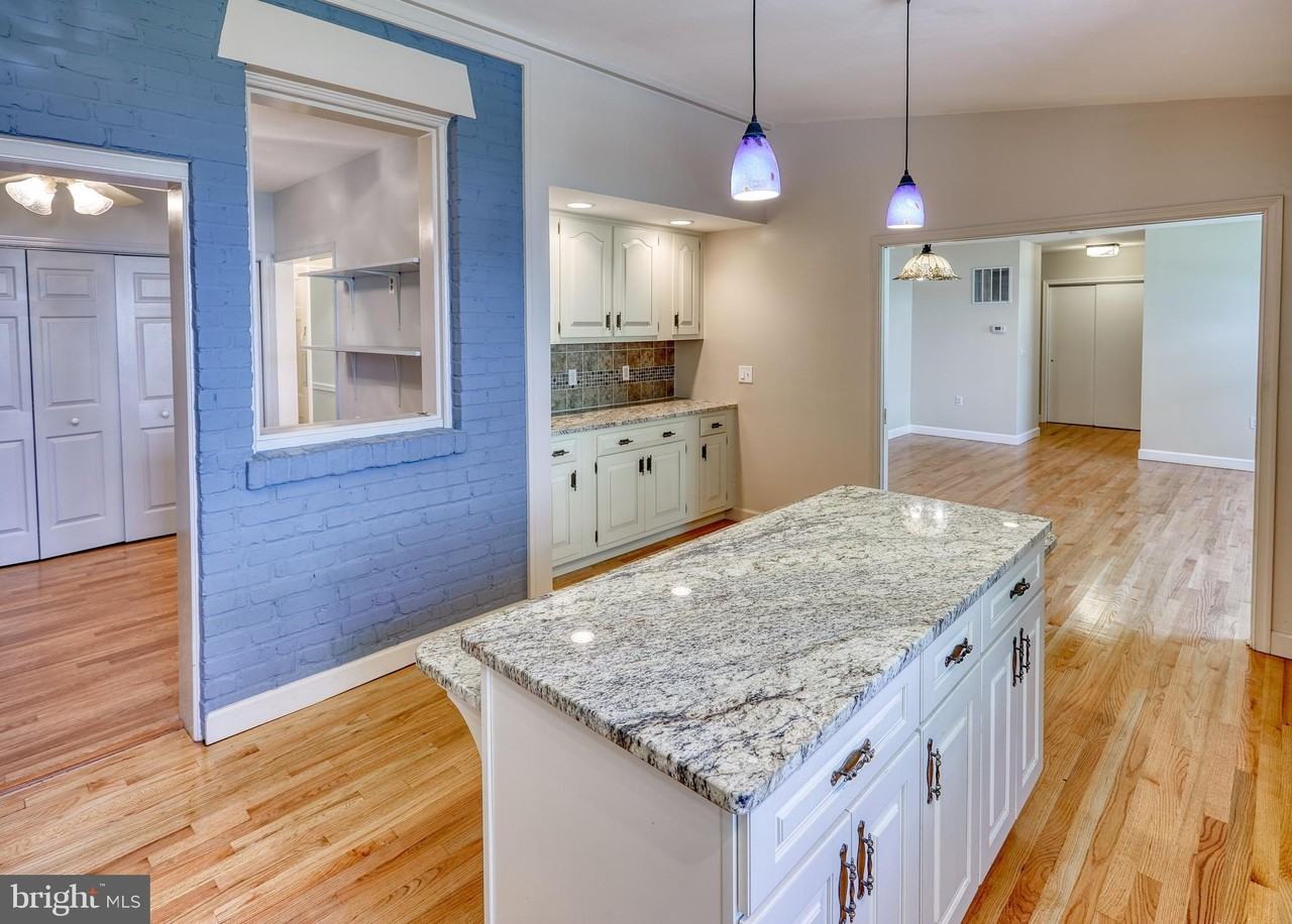 6912 Oakridge Ave - Photo 6 of 21