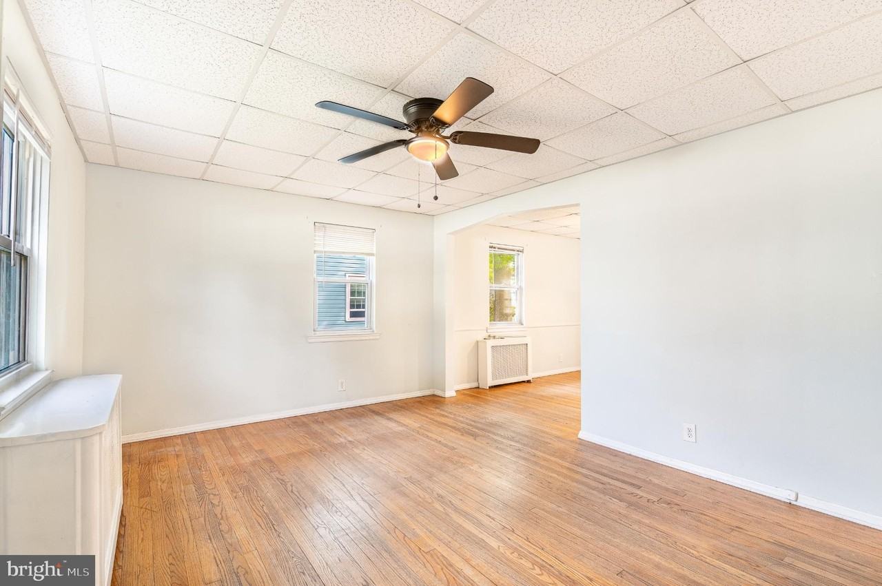 1120 Howard Ave #A - Photo 3 of 23